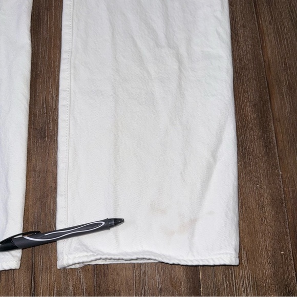 Men’s Levi’s 501 White Jean 32x28 Straight fit Button a fly - Picture 9 of 13